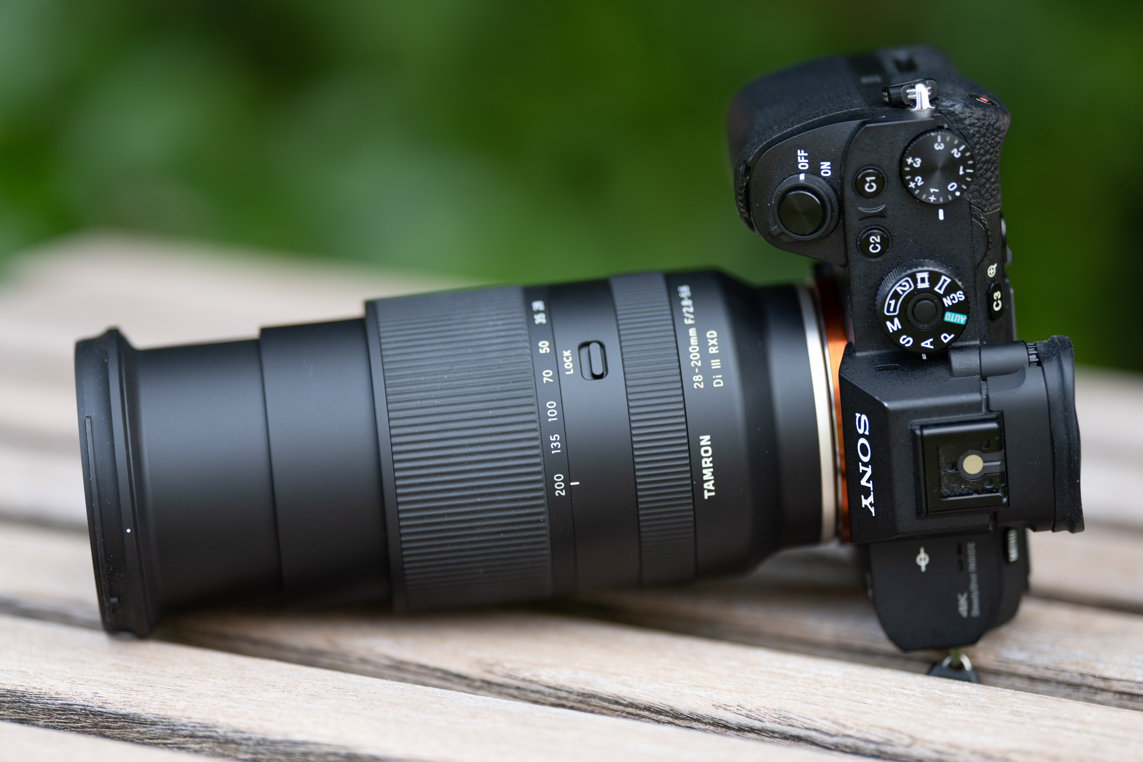 Ống kính Tamron AF 28-200mm F2.8 - 5.6 Di III cho Sony E