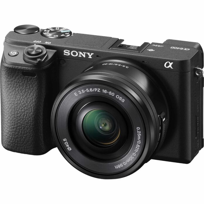 Máy ảnh Sony a6400 với ống kính 16-50mm