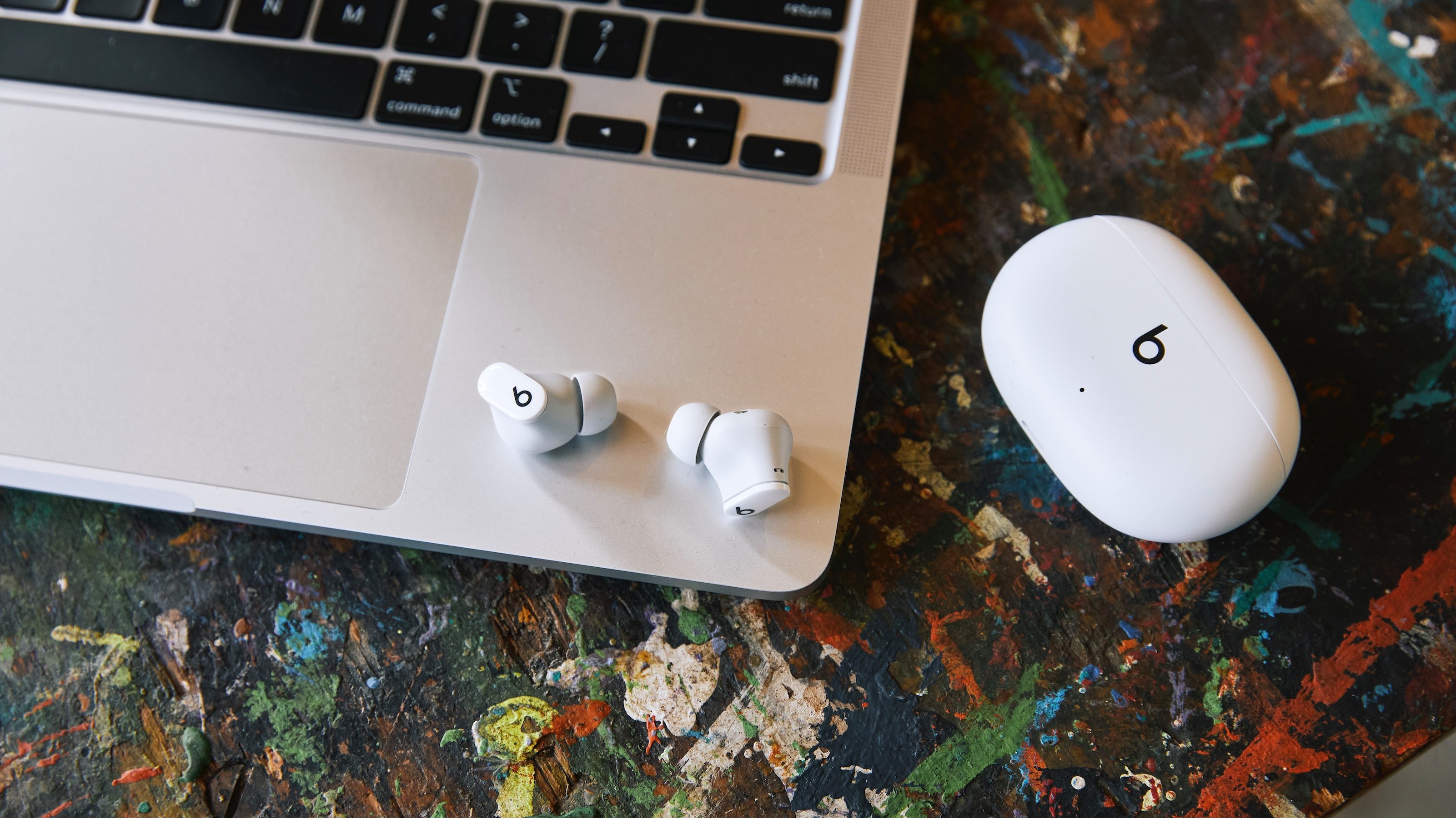 Beats Studio Buds ra mắt: Có chống ồn chủ động, Transparency, giá ngang AirPods 2