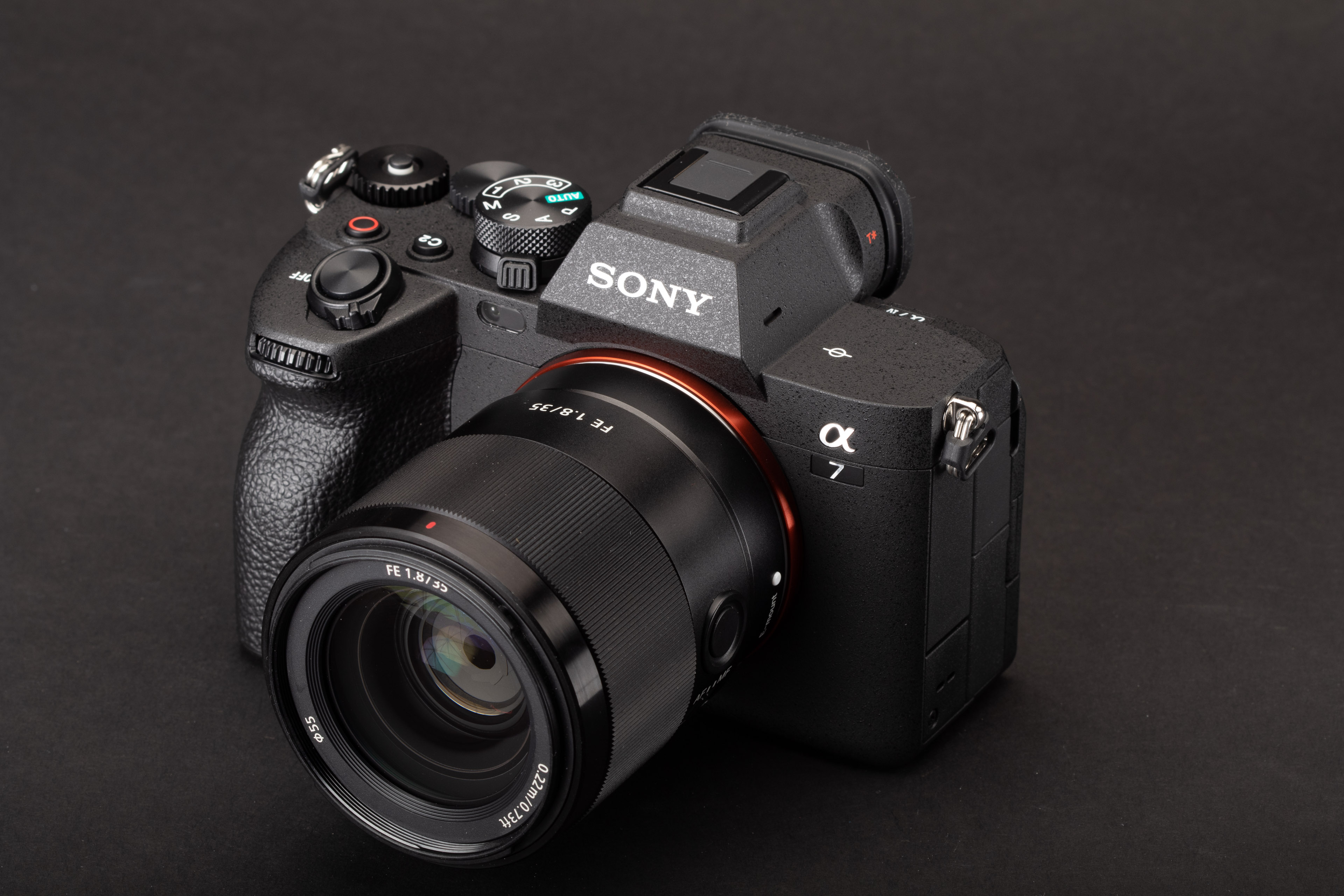 Sony A7 IV chính thức ra mắt với cảm biến 33MP, vi xử lý mới mạnh mẽ và thiết kế cầm nắm tốt hơn