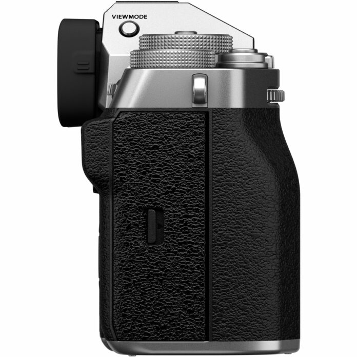 Máy ảnh Fujifilm X-T5 với ống kính XF 16-80mm (Silver)