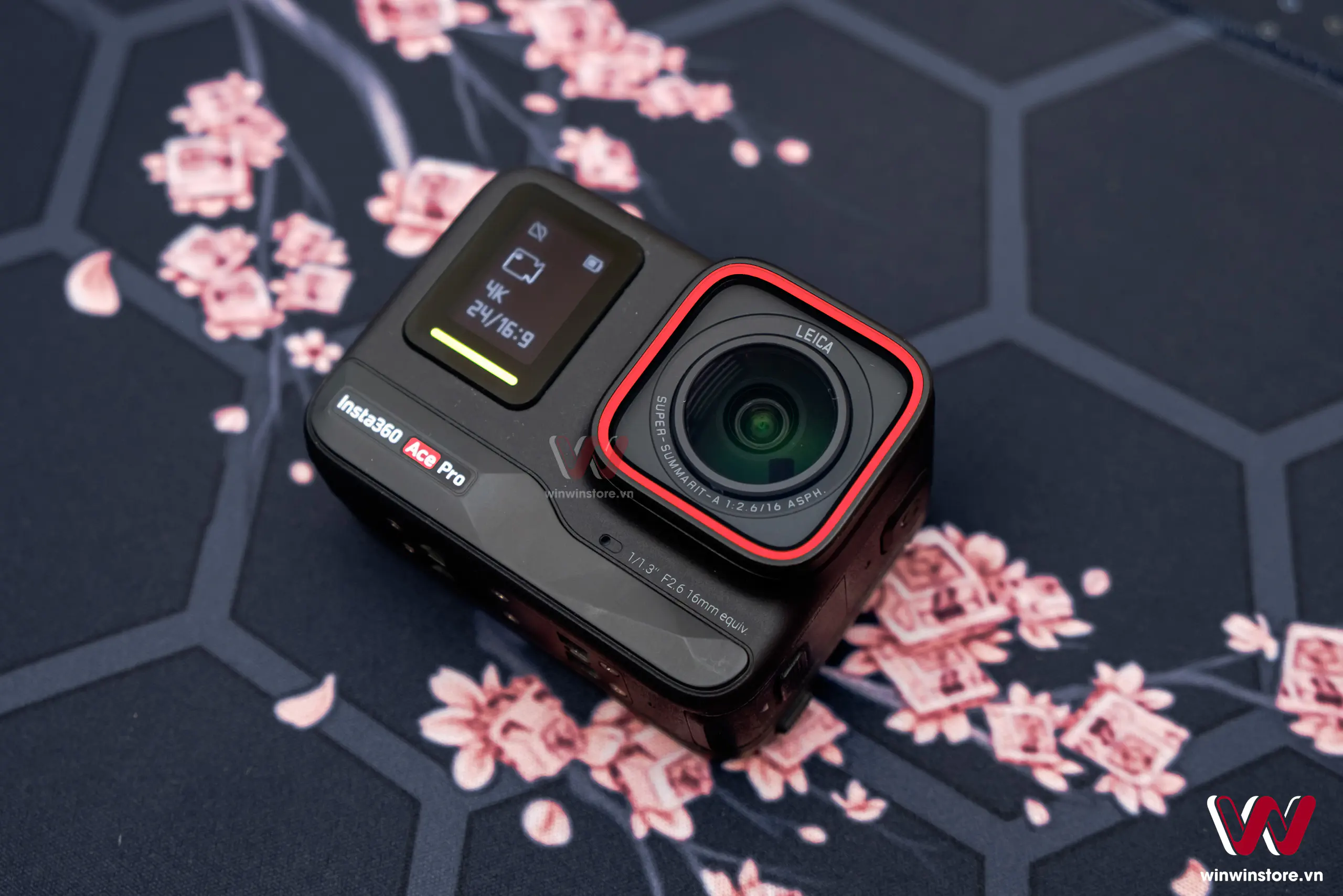 Trên tay Insta360 Ace Pro: Quay video 8K chất lượng cao kèm ống kính Leica xịn