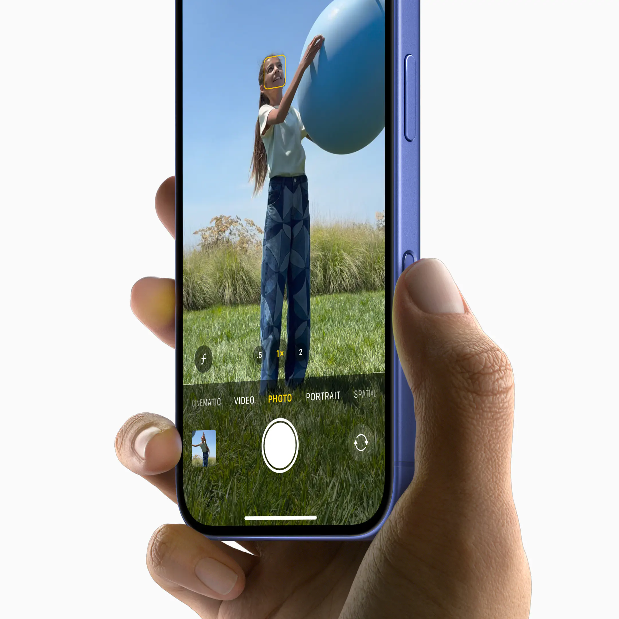 iPhone 16 và iPhone 16 Plus được tích hợp thêm nút Camera Control chuyên dụng