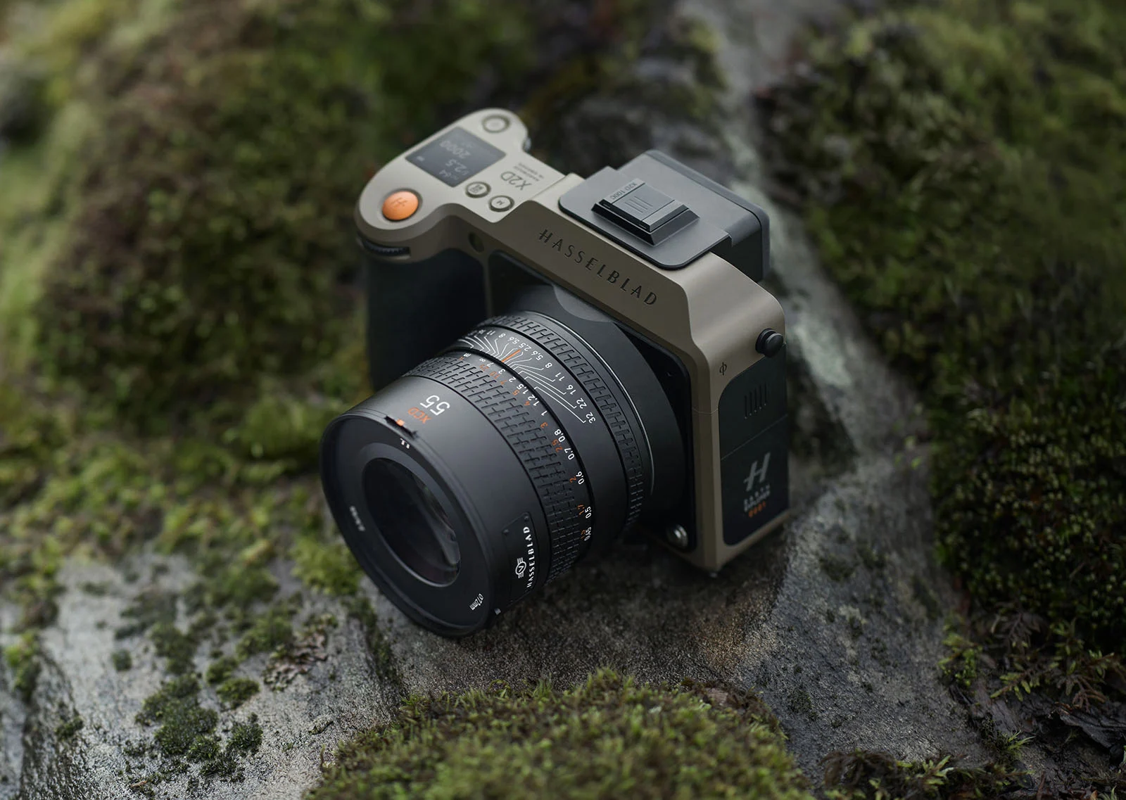 Hasselblad ra mắt phiên bản giới hạn ‘Earth Explorer’ X2D 100C lấy cảm hứng từ vùng đất Tundra