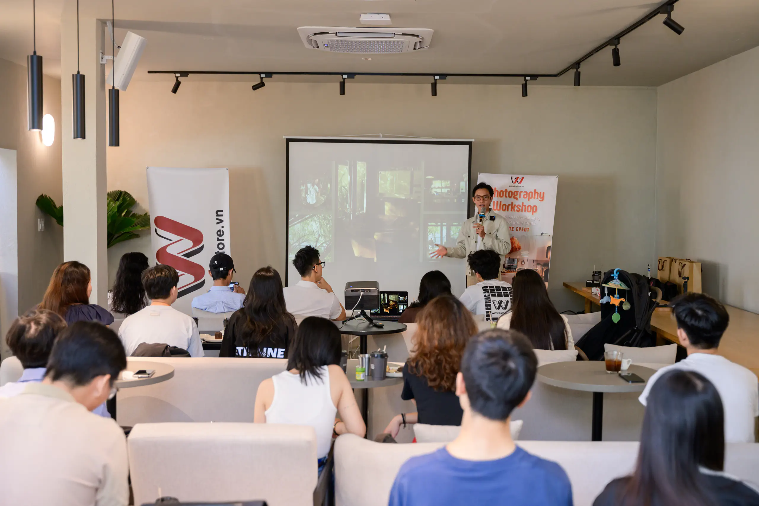 Hình ảnh buổi workshop “Ghi lại khoảnh khắc mỗi ngày cùng Ricoh GR III/GR IIIx” cùng WinWinStore